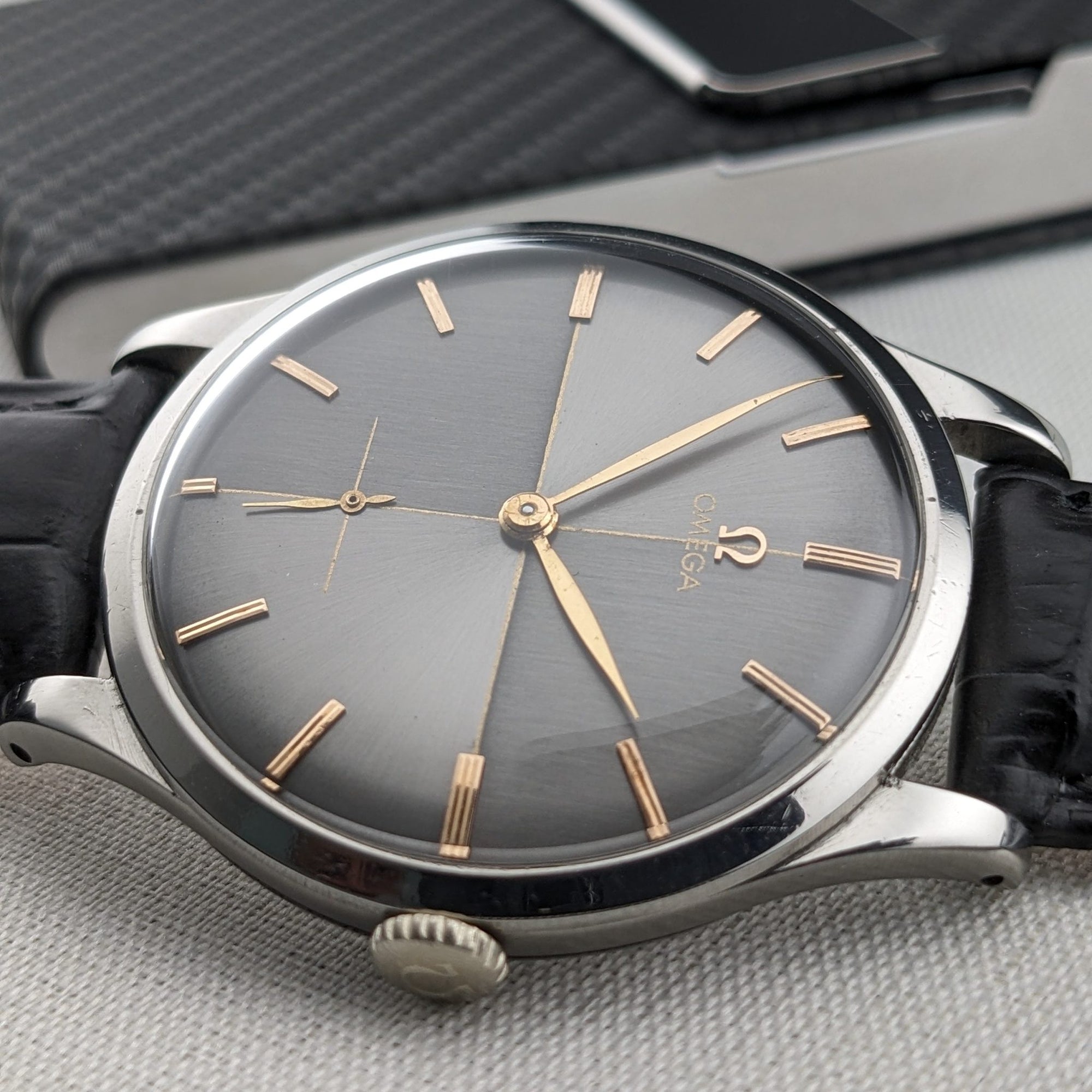 Circa 70 Years Old / Omega / Ref 2609 16 / Jumbo 37.5 mm / Two-Tone Graphite Crosshair Dial / Vintage 1954 Watch / Cal 266 Movement / Serviced vintage watch