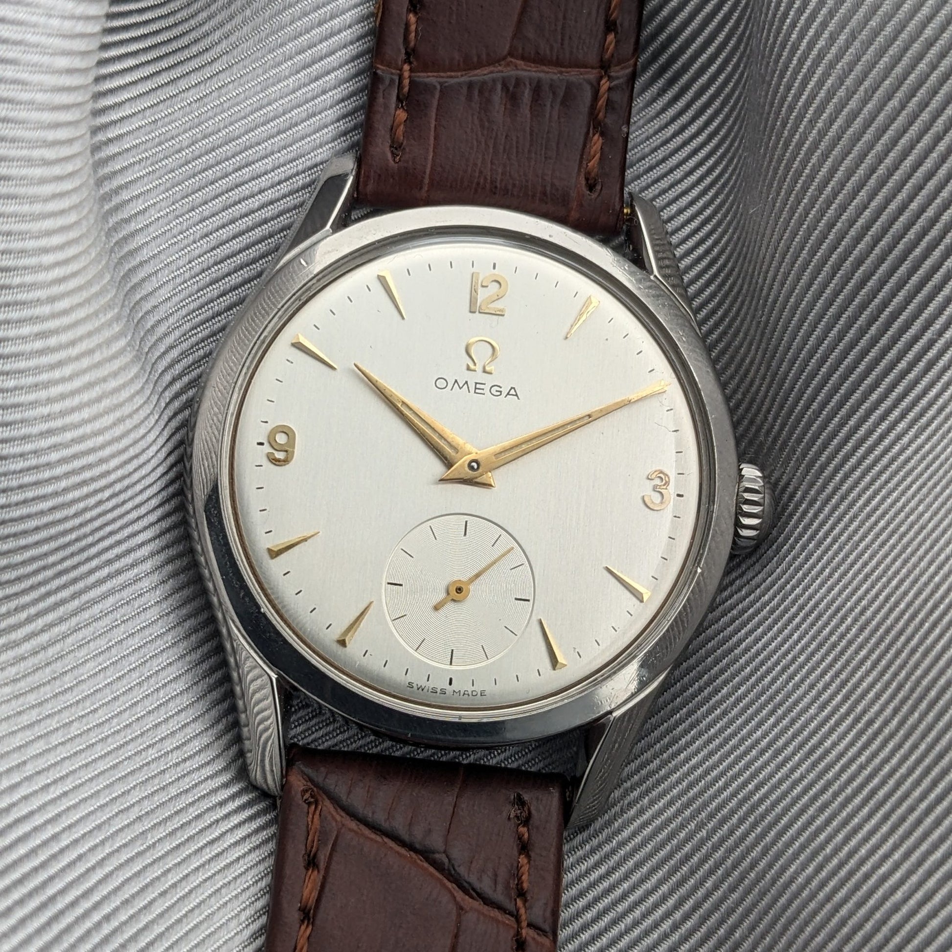 Circa 75 Years Old Post War Omega / Ref 2639-10 / Vintage 1952 Watch / Cal 265 Movement / Serviced vintage watch