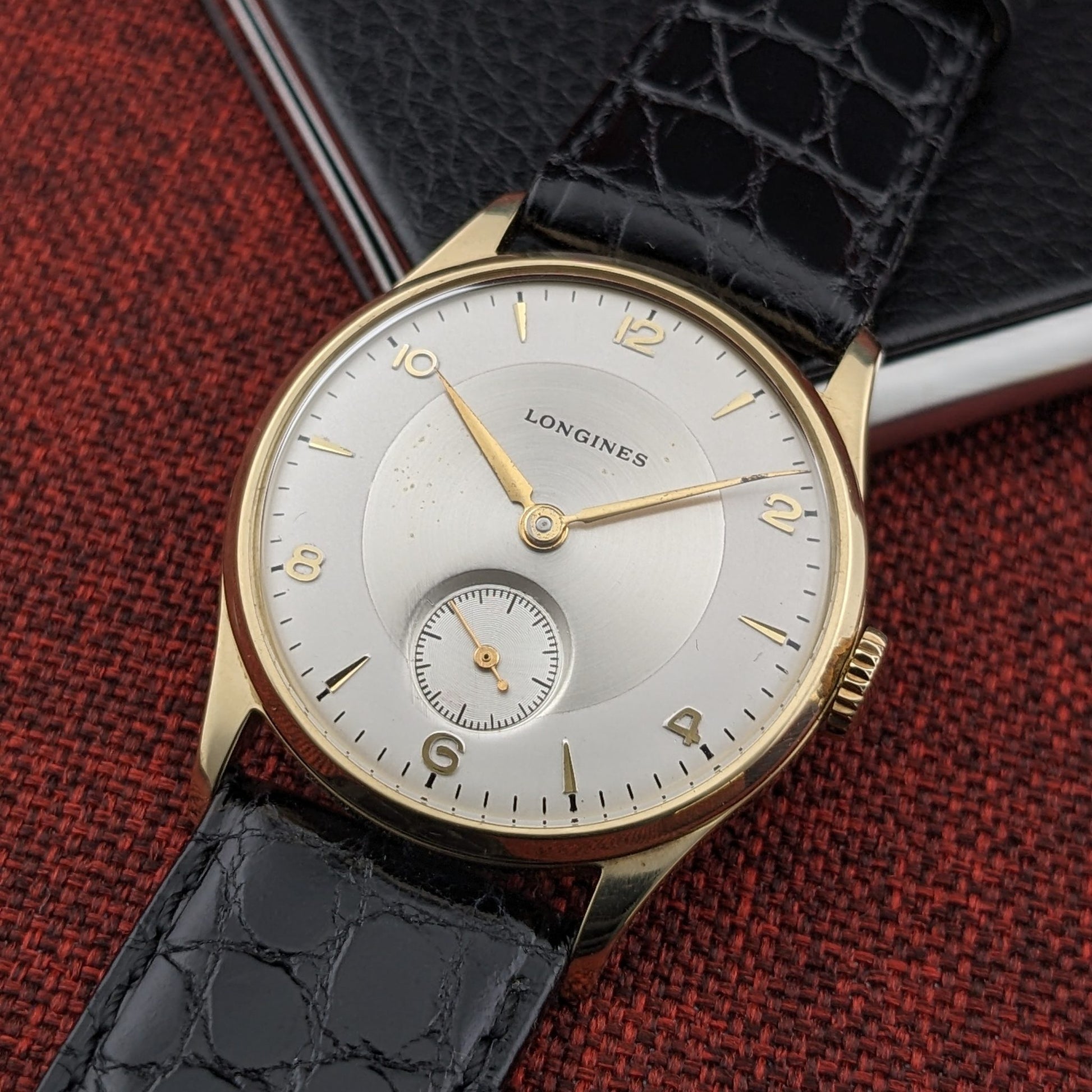 Circa 80 Years Old post-war Longines 14ct Gold Classic / Vintage 1940s Watch / Cal 12.68Z Movement / Serviced dial