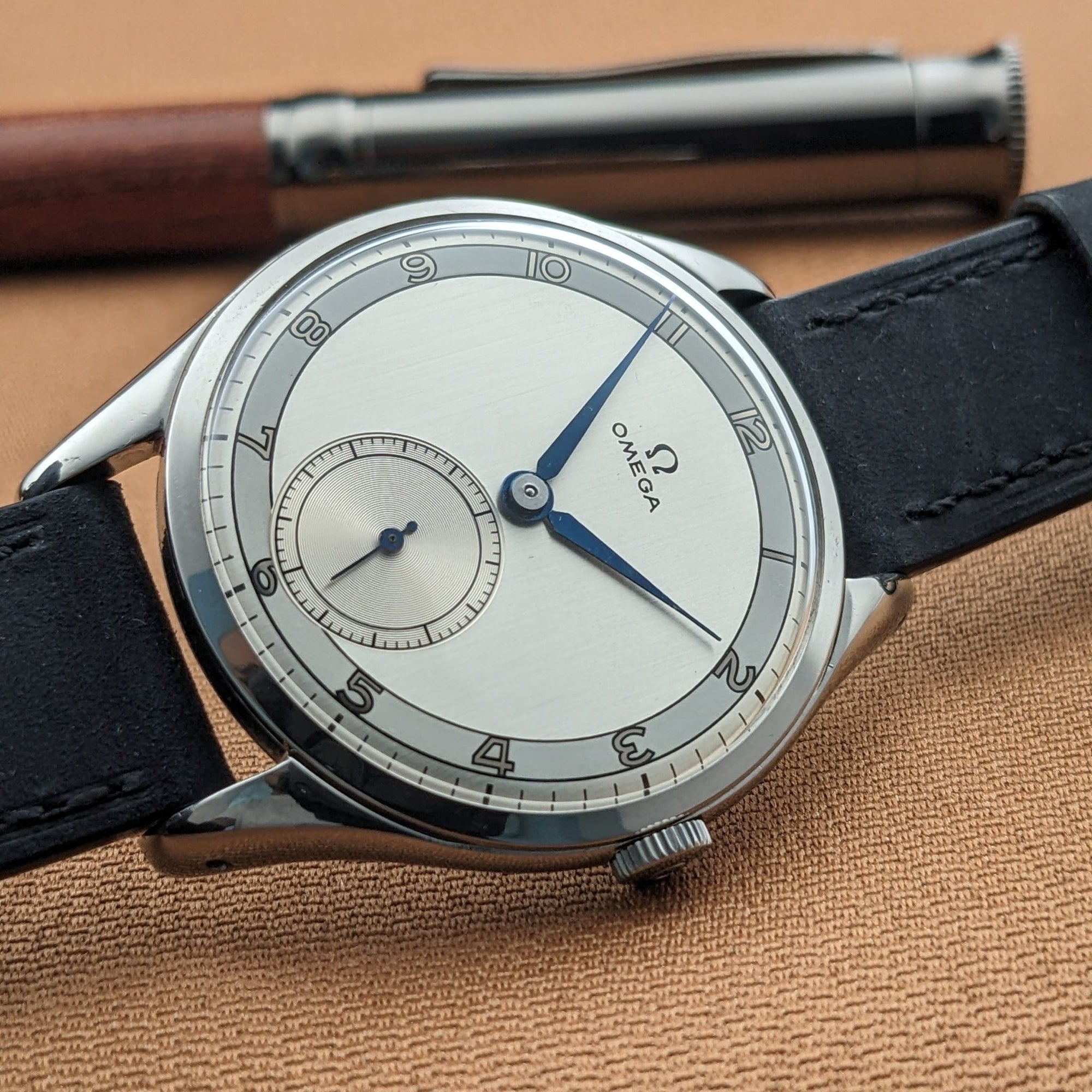 Circa 80 Years Old Post-War Omega Jumbo 38,5 mm / Ref 2505-6 / Vintage 1940s Watch / Cal 265 Movement / Serviced dial