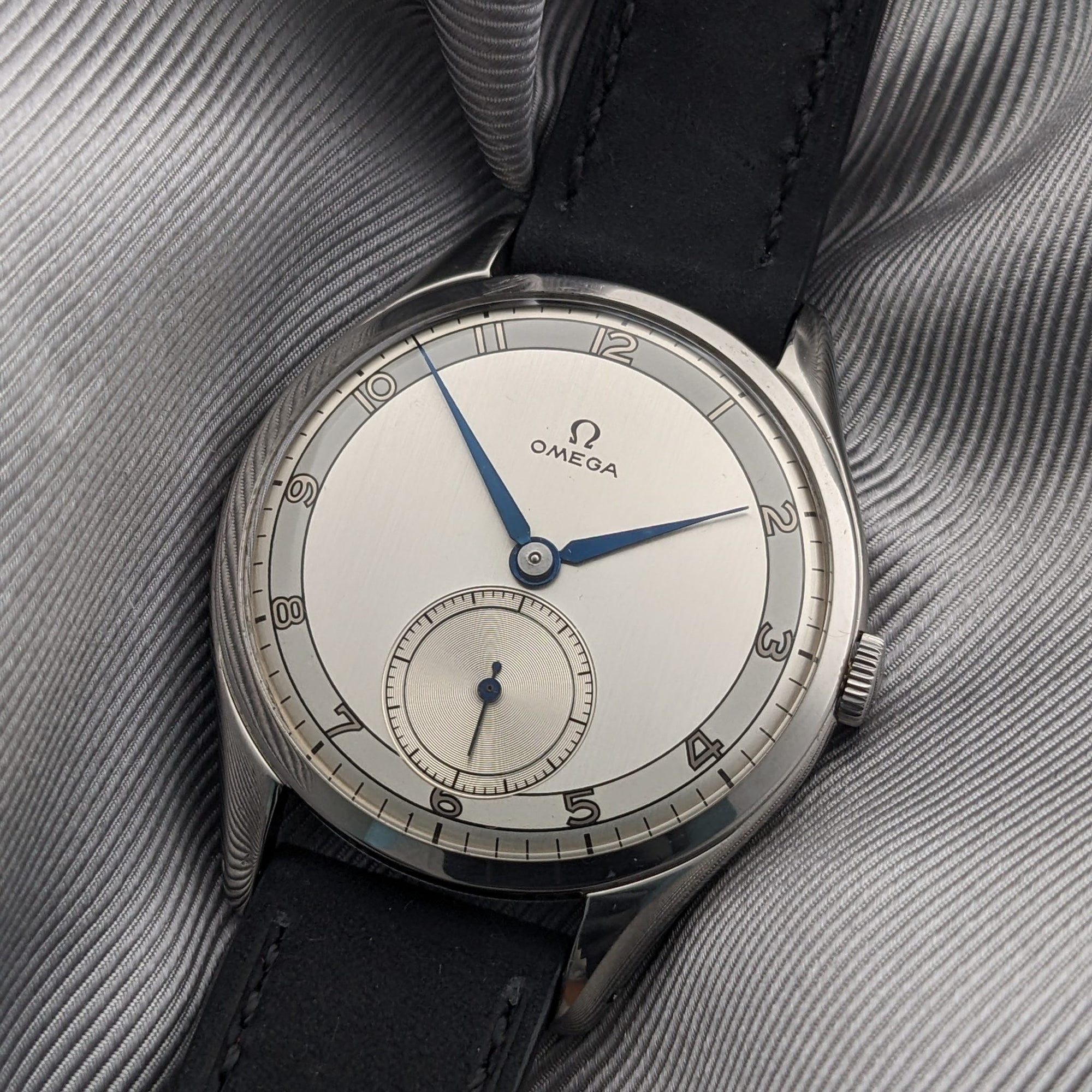 Circa 80 Years Old Post-War Omega Jumbo 38,5 mm / Ref 2505-6 / Vintage 1940s Watch / Cal 265 Movement / Serviced vintage watch