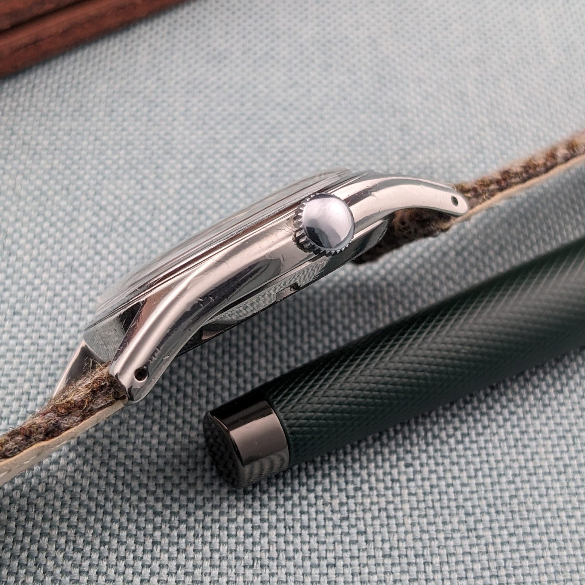 Circa 80 Years Old Post War Omega / Ref 2536-3 / Vintage 1940s Watch / Cal 265 Movement / Serviced vintage watch