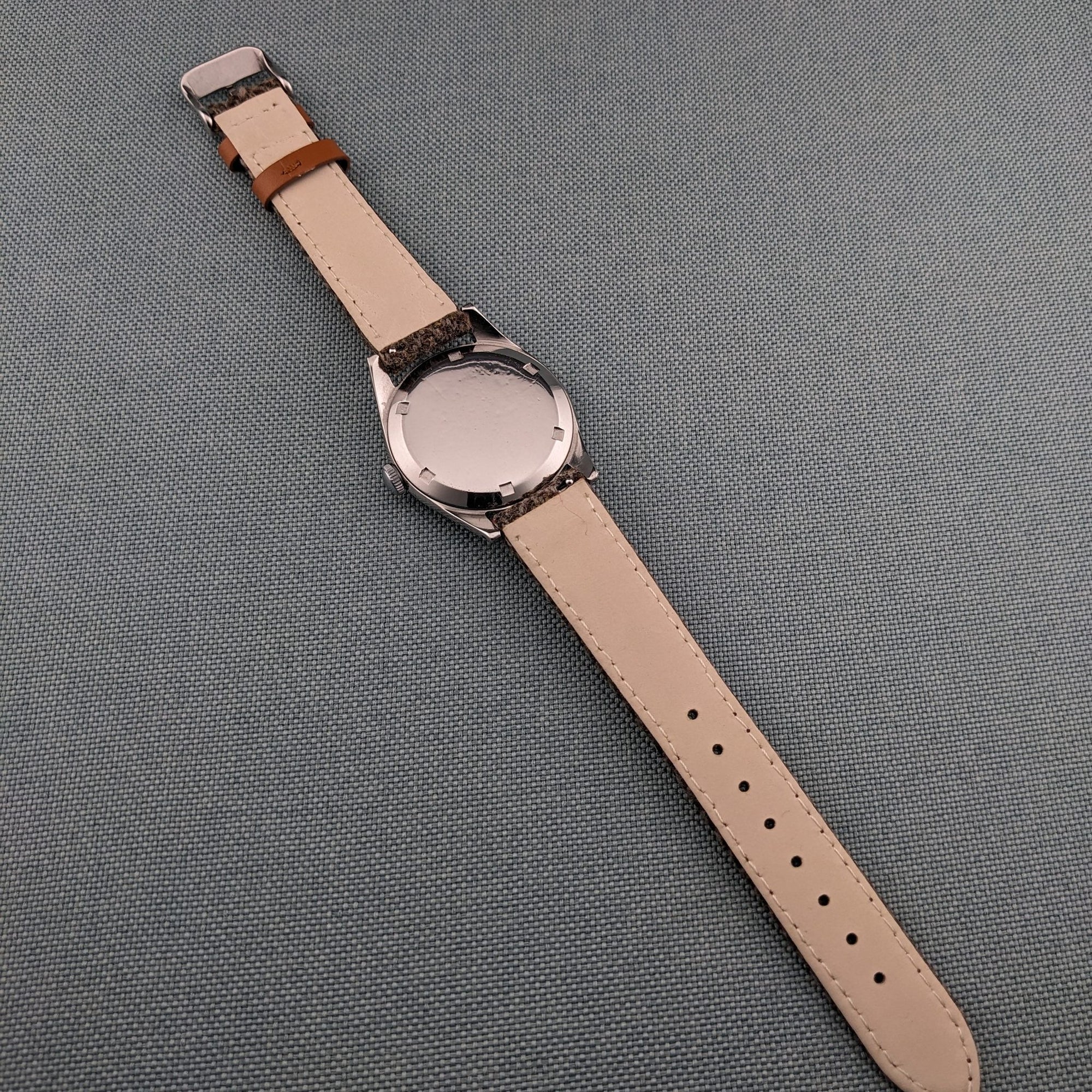 Circa 80 Years Old Post War Omega / Ref 2536-3 / Vintage 1940s Watch / Cal 265 Movement / Serviced vintage watch