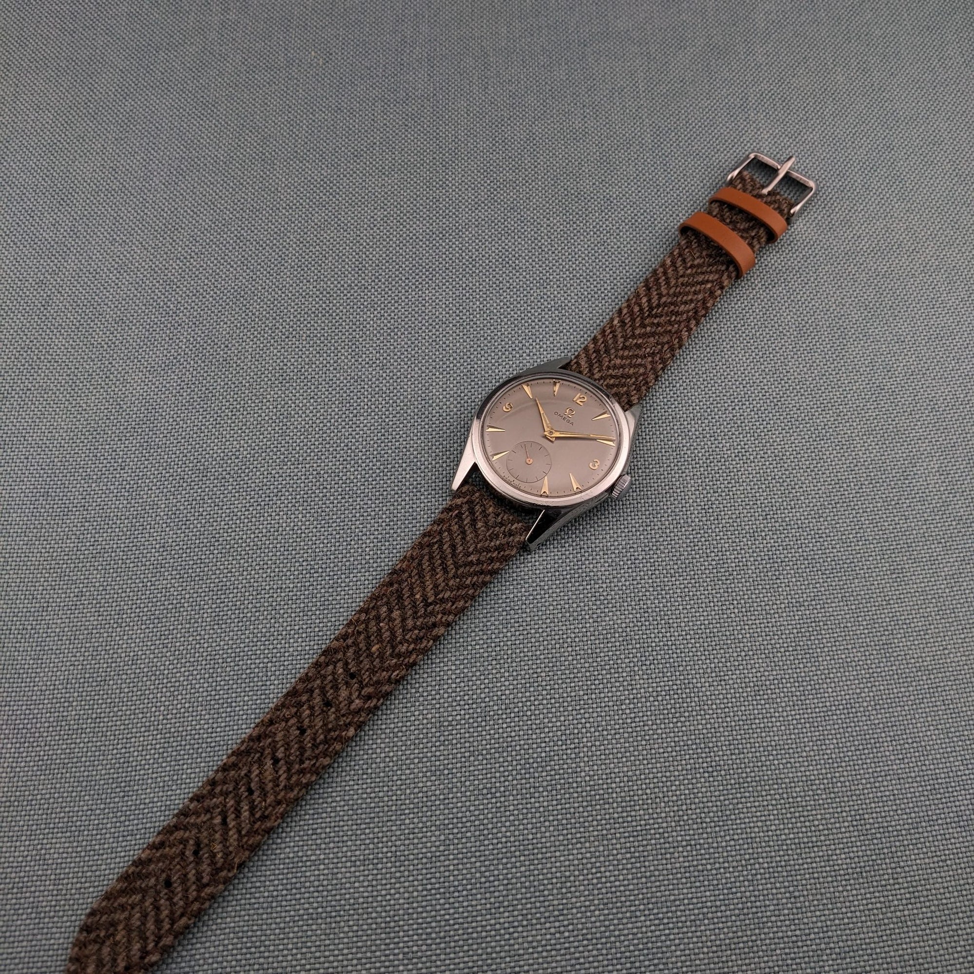 Circa 80 Years Old Post War Omega / Ref 2536-3 / Vintage 1940s Watch / Cal 265 Movement / Serviced vintage watch