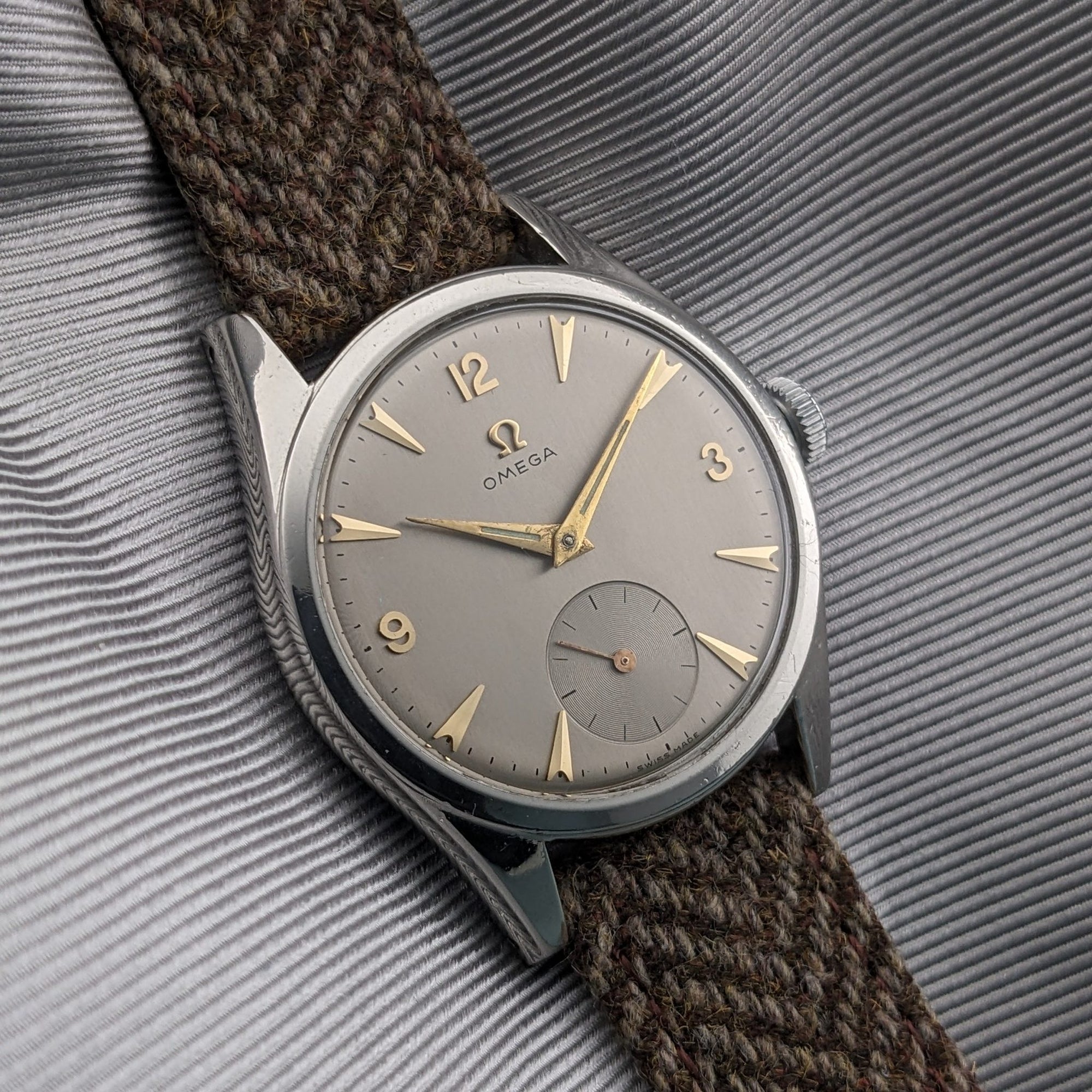 Circa 80 Years Old Post War Omega / Ref 2536-3 / Vintage 1940s Watch / Cal 265 Movement / Serviced vintage watch