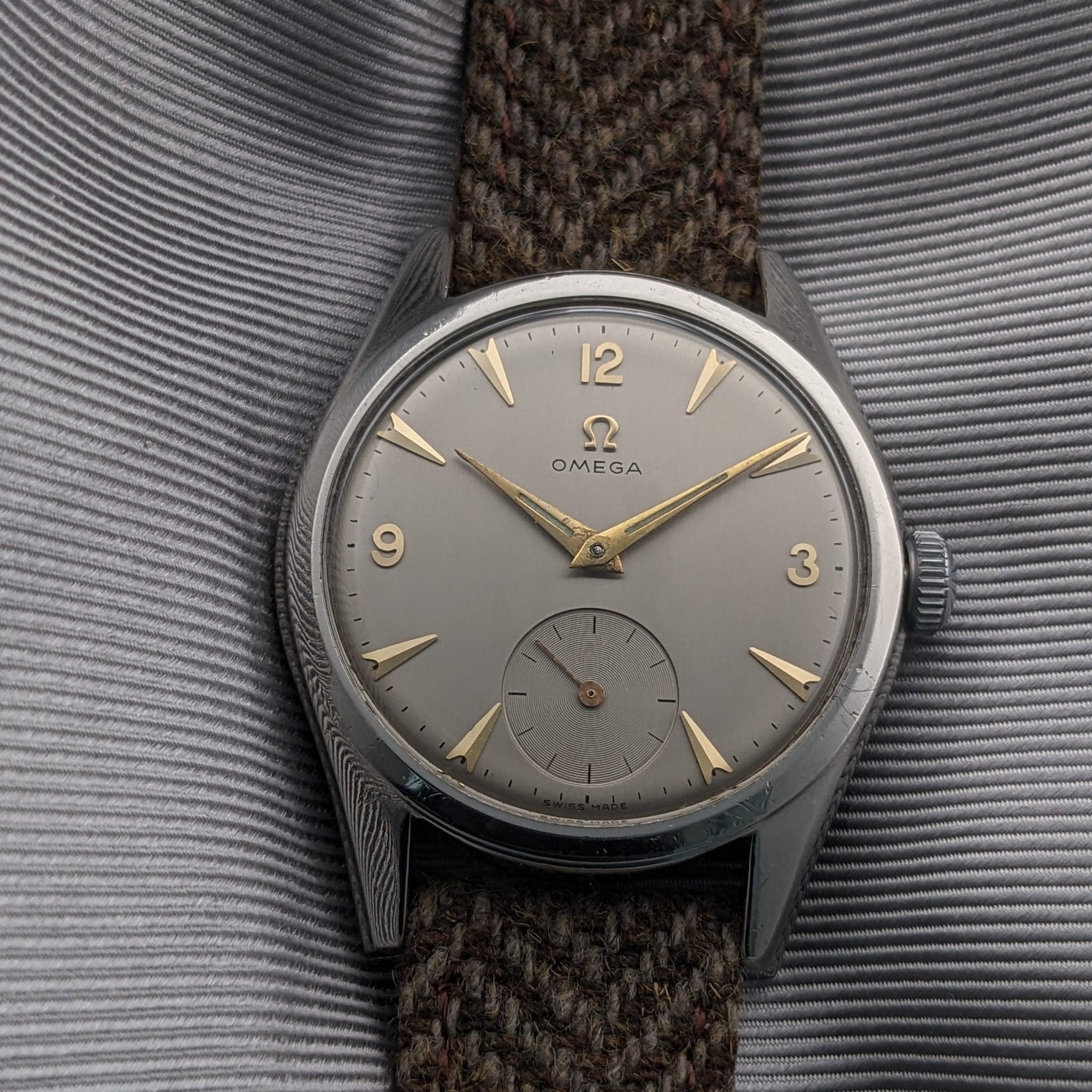 Circa 80 Years Old Post War Omega / Ref 2536-3 / Vintage 1940s Watch / Cal 265 Movement / Serviced vintage watch