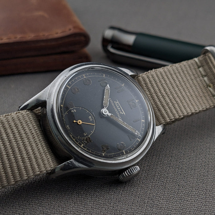 Circa 80 år gammal andra världskrigets Tissot Antimagnetique / Vintage 1940-talsklocka / Cal 27 Rörelse / Servad