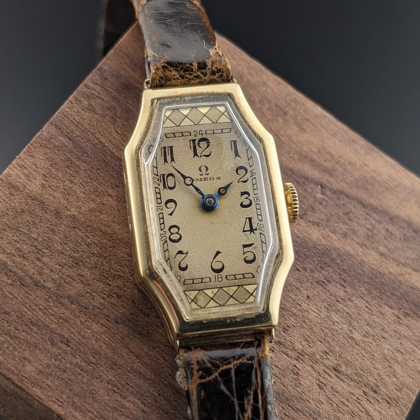 Circa 90 Years Old / Omega Lady 14ct Gold/ Antique 1930s Watch / Cal 14.8F Movement / Serviced dial