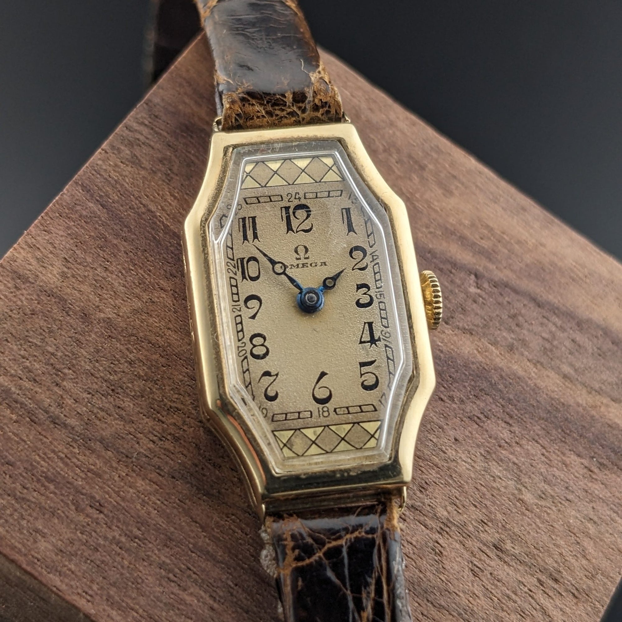 Circa 90 Years Old / Omega Lady 14ct Gold/ Antique 1930s Watch / Cal 14.8F Movement / Serviced dial