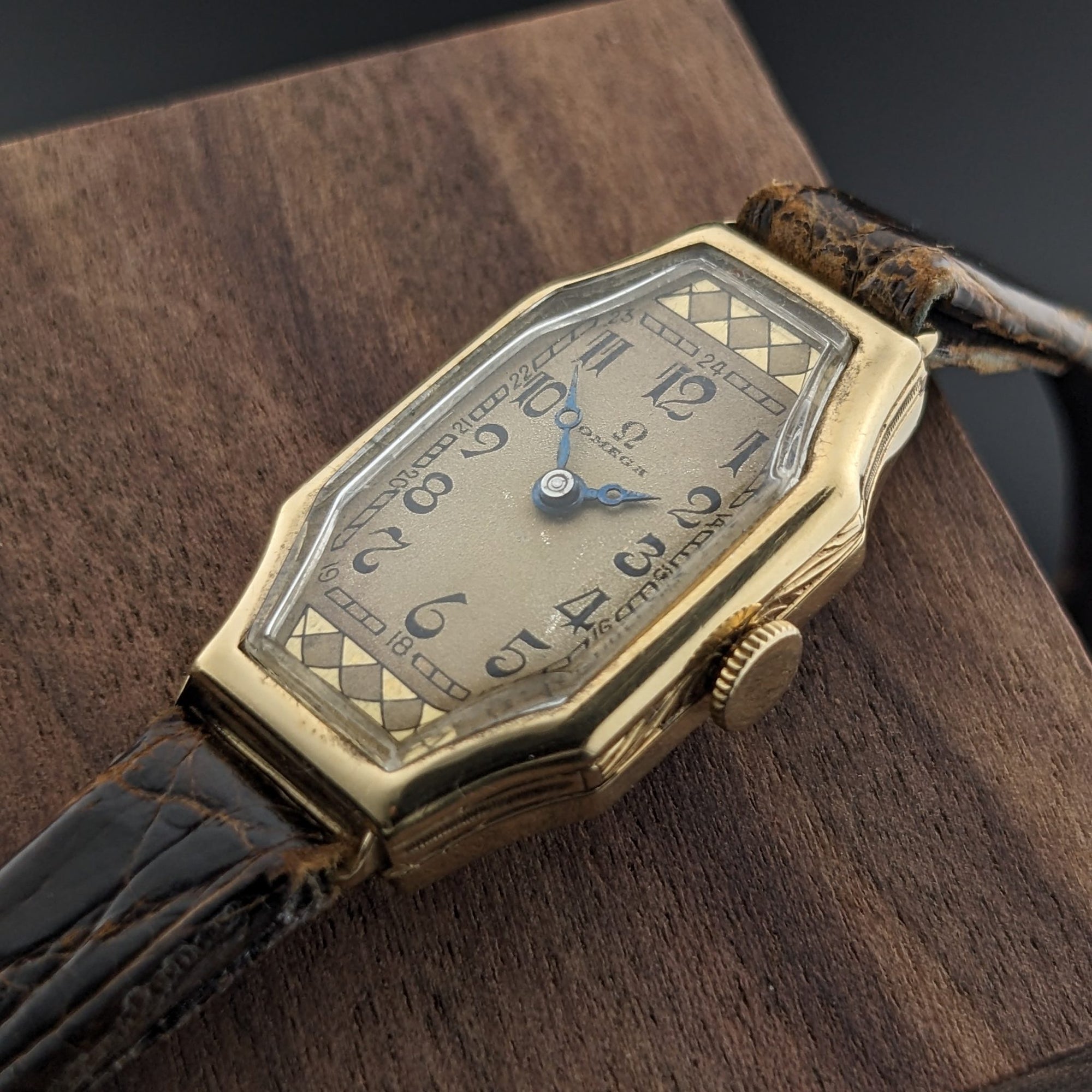 Circa 90 Years Old / Omega Lady 14ct Gold/ Antique 1930s Watch / Cal 14.8F Movement / Serviced vintage watch