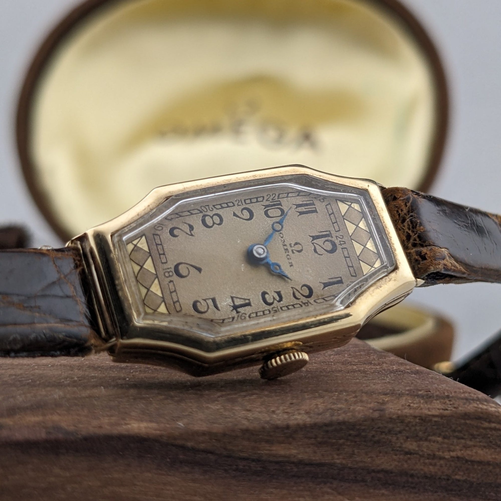 Circa 90 Years Old / Omega Lady 14ct Gold/ Antique 1930s Watch / Cal 14.8F Movement / Serviced vintage watch