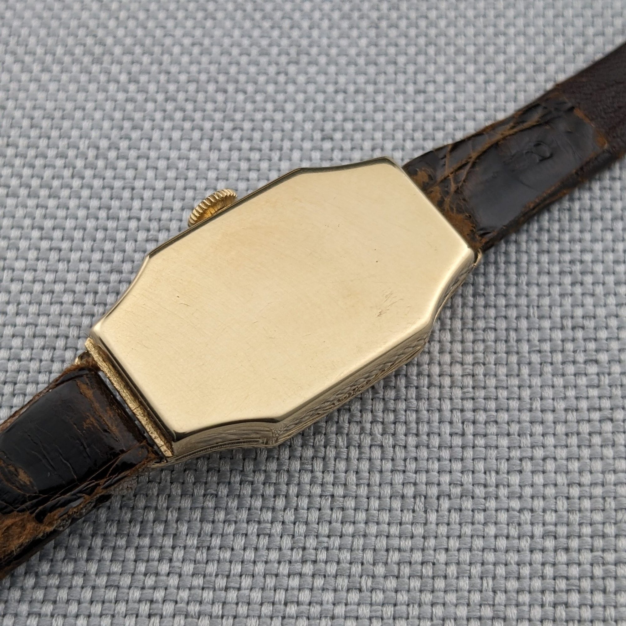 Circa 90 Years Old / Omega Lady 14ct Gold/ Antique 1930s Watch / Cal 14.8F Movement / Serviced vintage watch