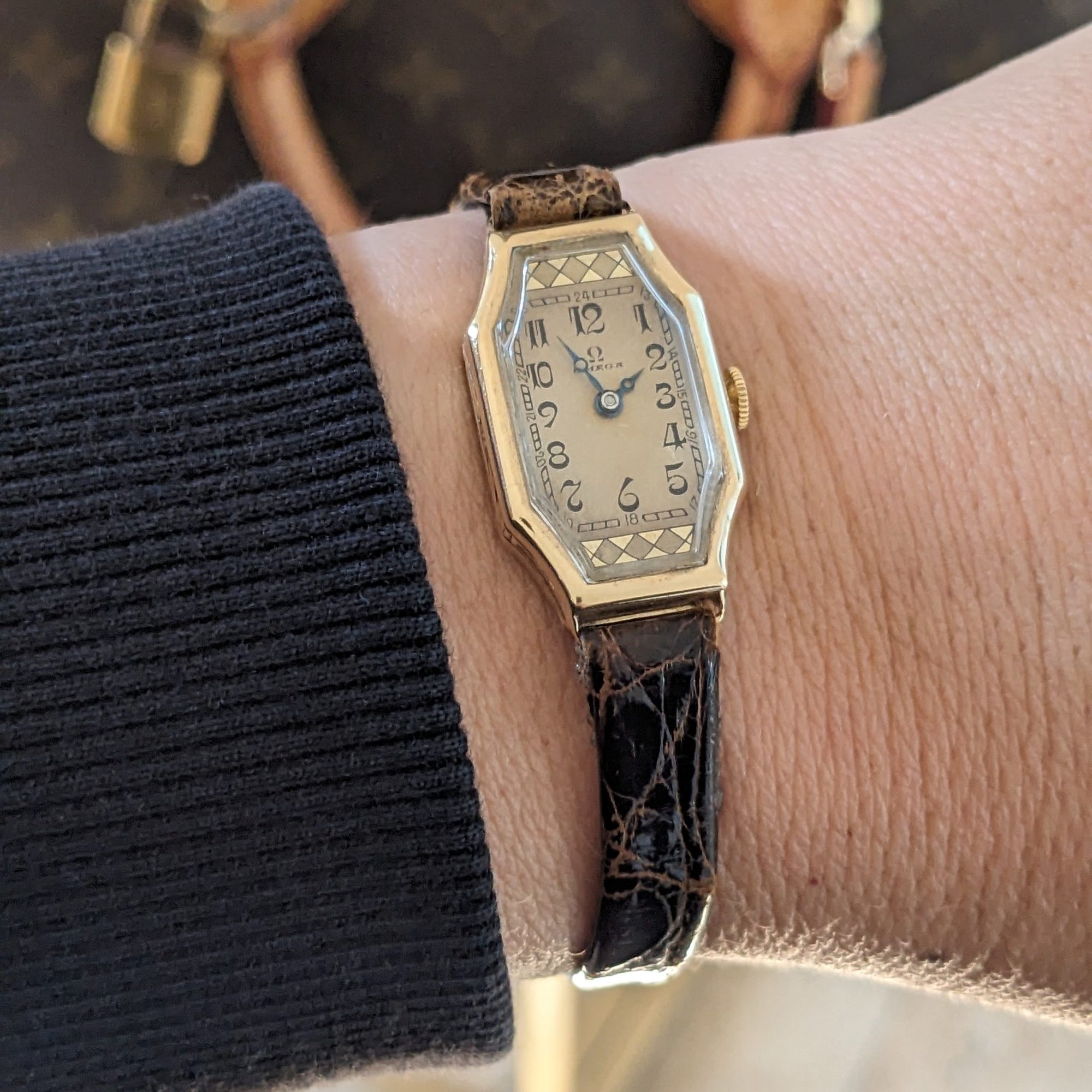 Circa 90 Years Old / Omega Lady 14ct Gold/ Antique 1930s Watch / Cal 14.8F Movement / Serviced vintage watch