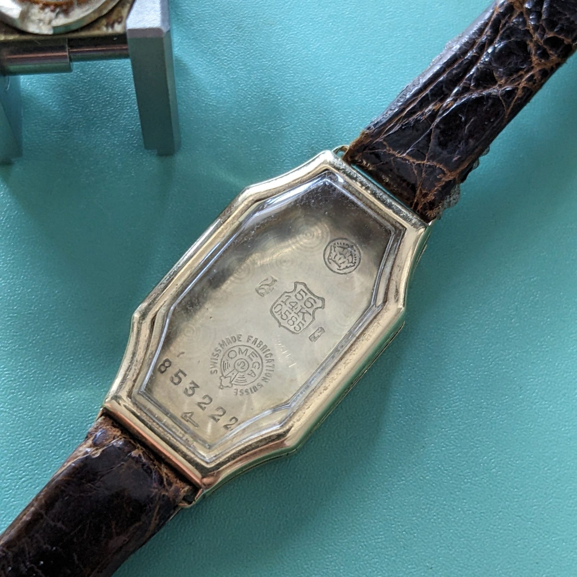 Circa 90 Years Old / Omega Lady 14ct Gold/ Antique 1930s Watch / Cal 14.8F Movement / Serviced vintage watch