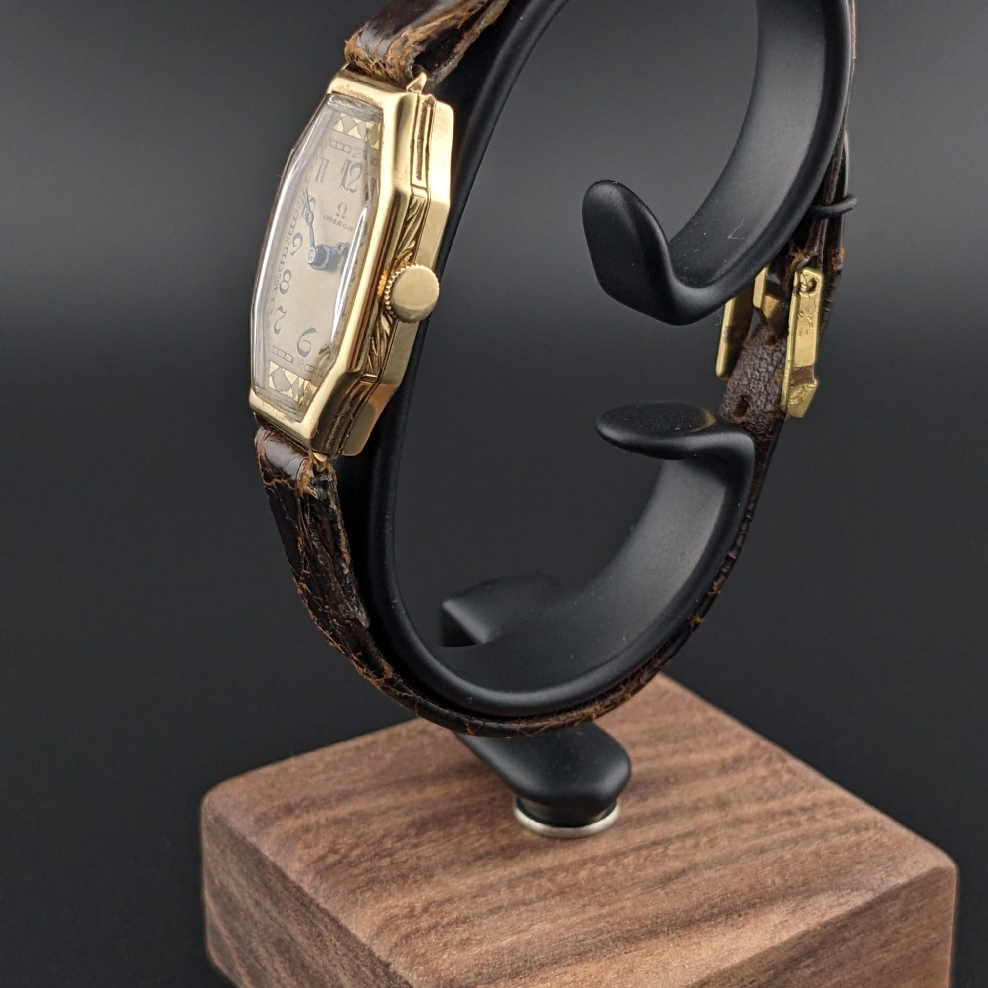 Circa 90 Years Old / Omega Lady 14ct Gold/ Antique 1930s Watch / Cal 14.8F Movement / Serviced vintage watch