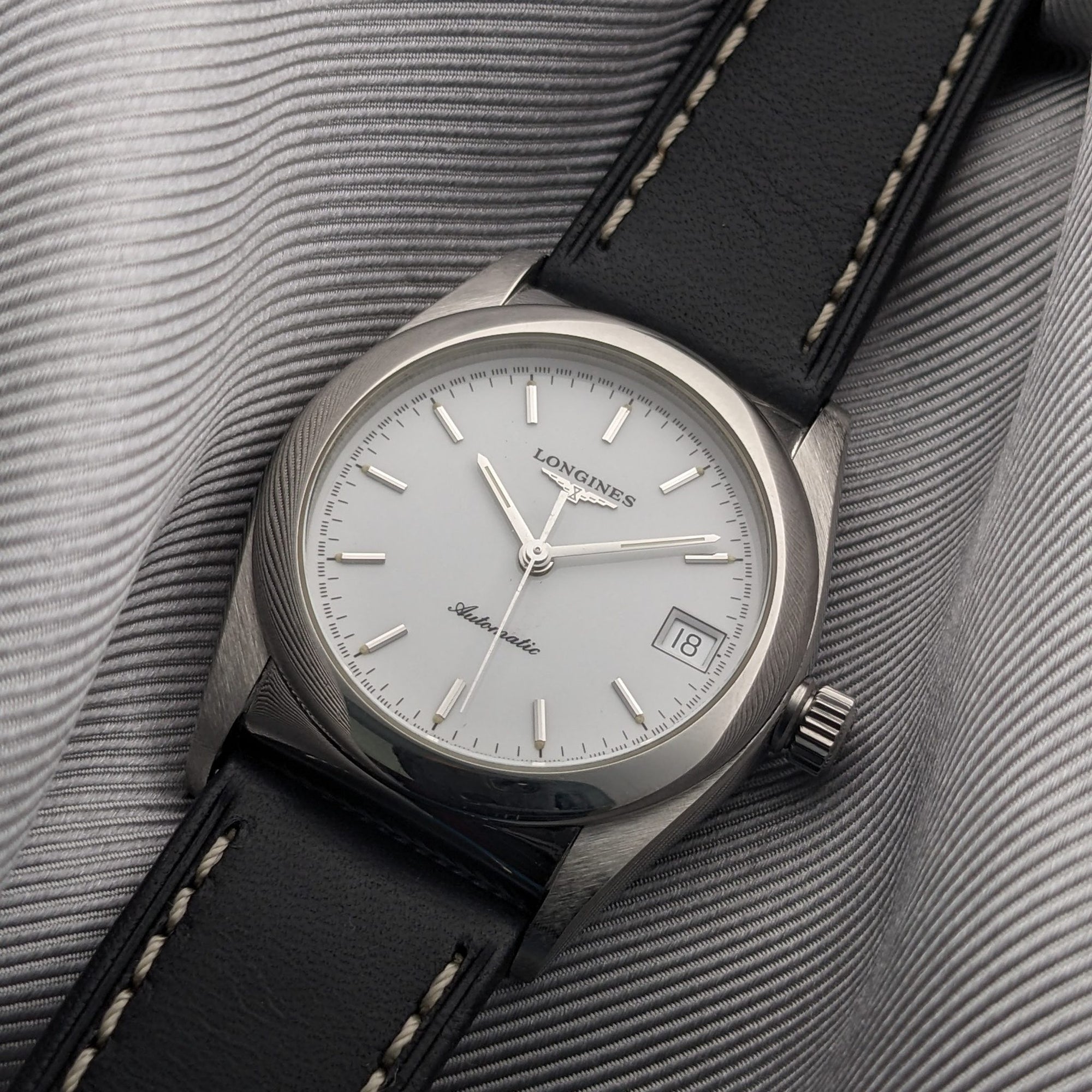 Longines Automatic Ovettone / Ref L76904 / 1990s Classic Watch / Cal L633.5 Movement / Serviced vintage watch