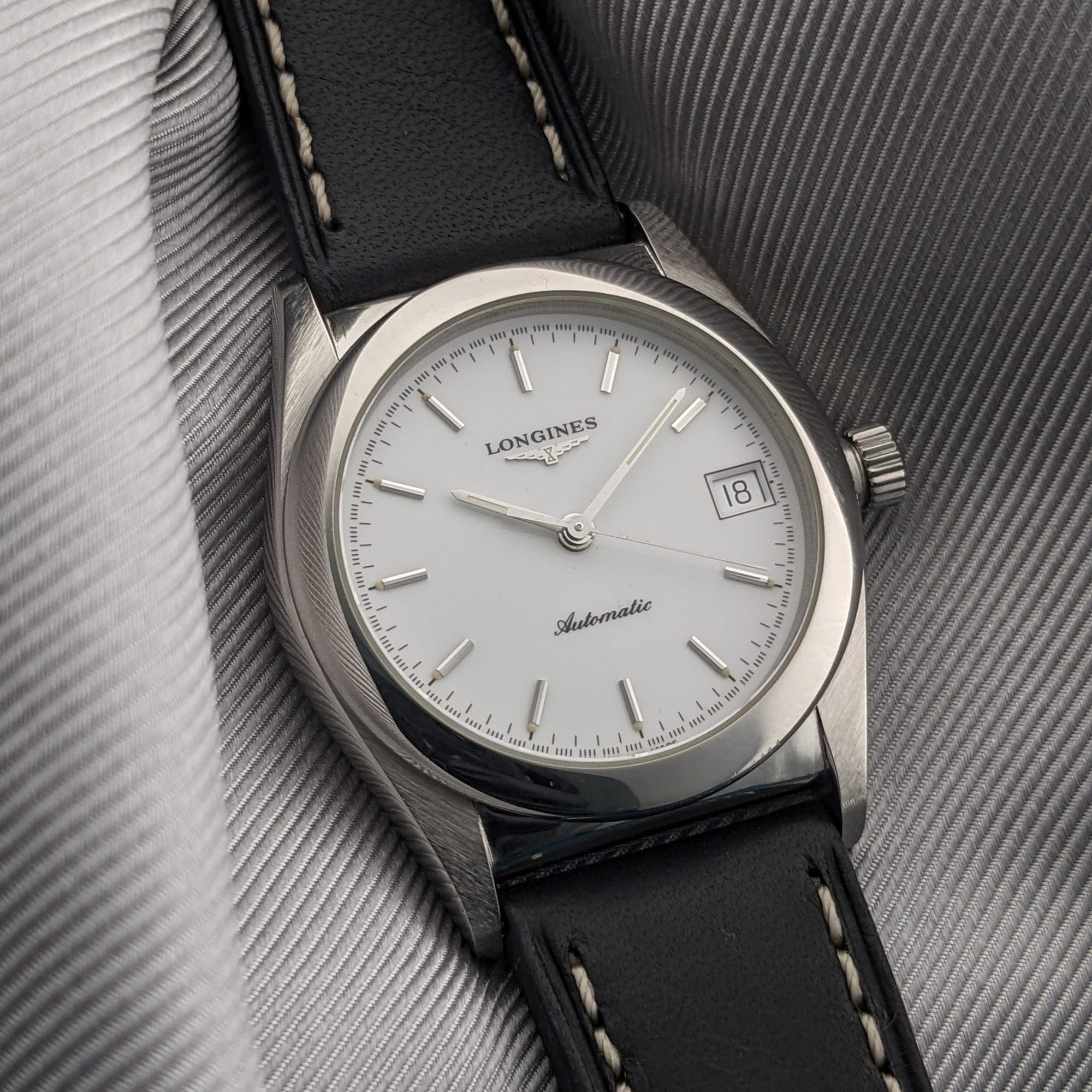 Longines Automatic Ovettone / Ref L76904 / 1990s Classic Watch / Cal L633.5 Movement / Serviced vintage watch