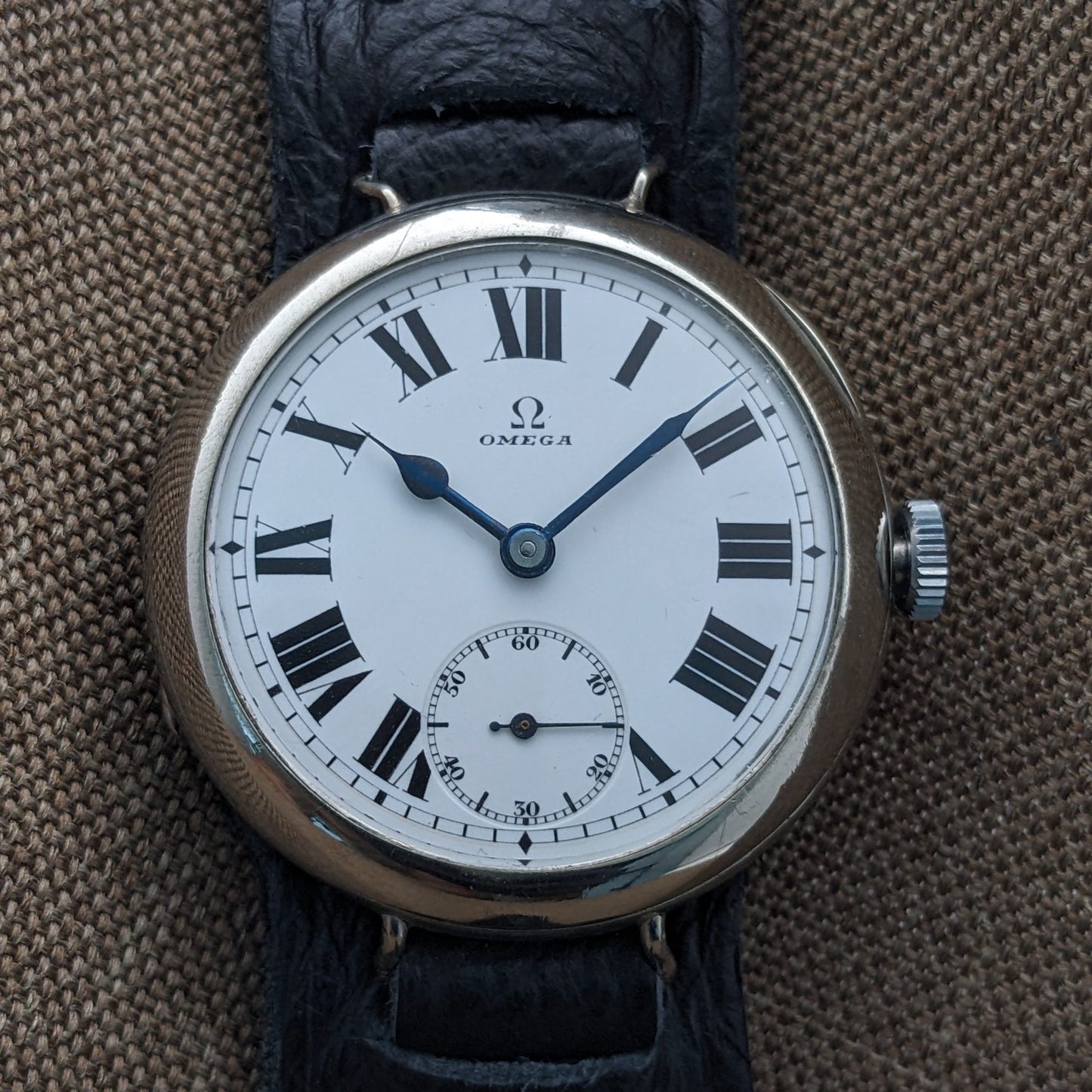 Over 110 Years Old Antique Omega Officer’s Watch – Original Enamel Dial – Cal. 13''' S.O.B. – Antique Circa 1915 / Serviced dial