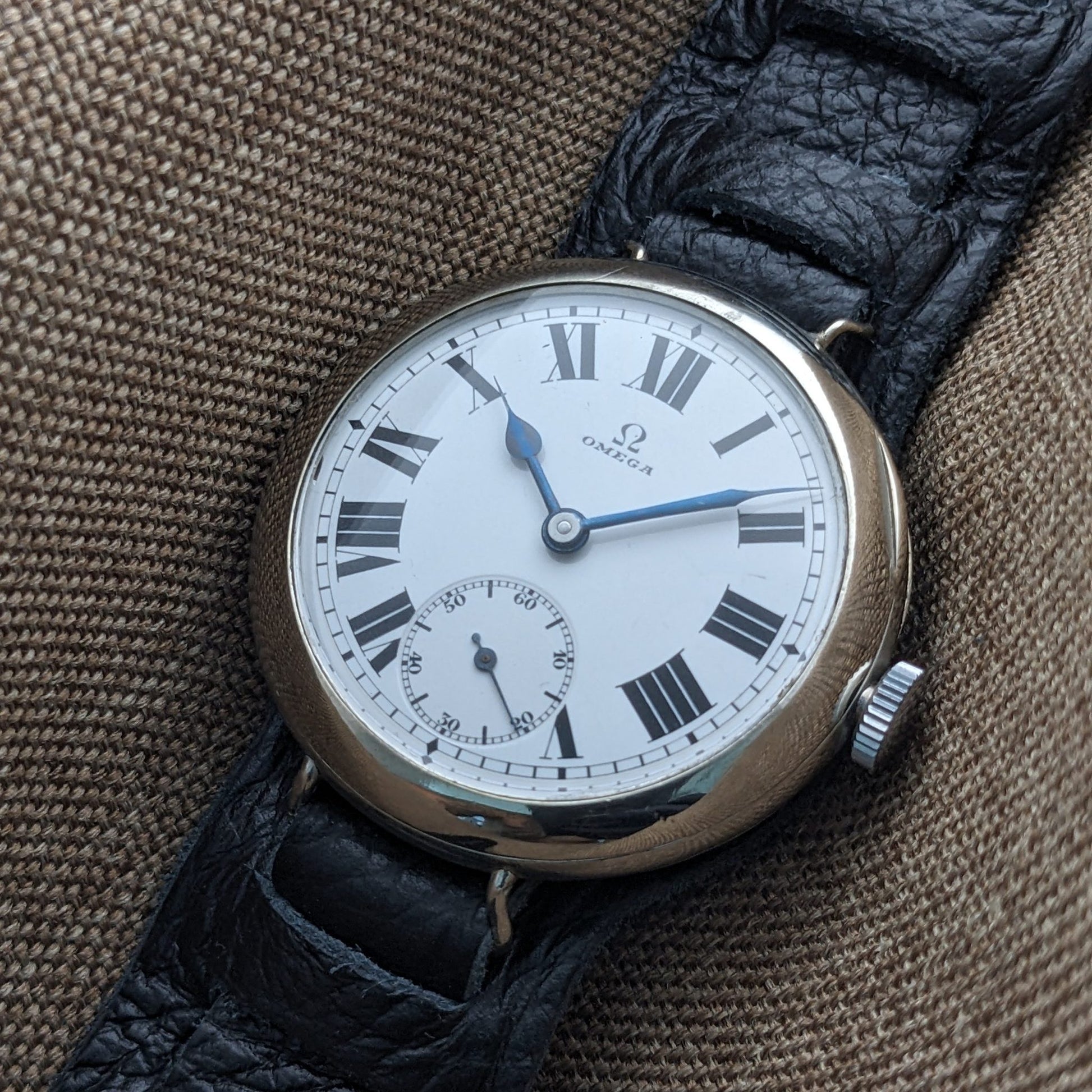 Over 110 Years Old Antique Omega Officer’s Watch – Original Enamel Dial – Cal. 13''' S.O.B. – Antique Circa 1915 / Serviced vintage watch