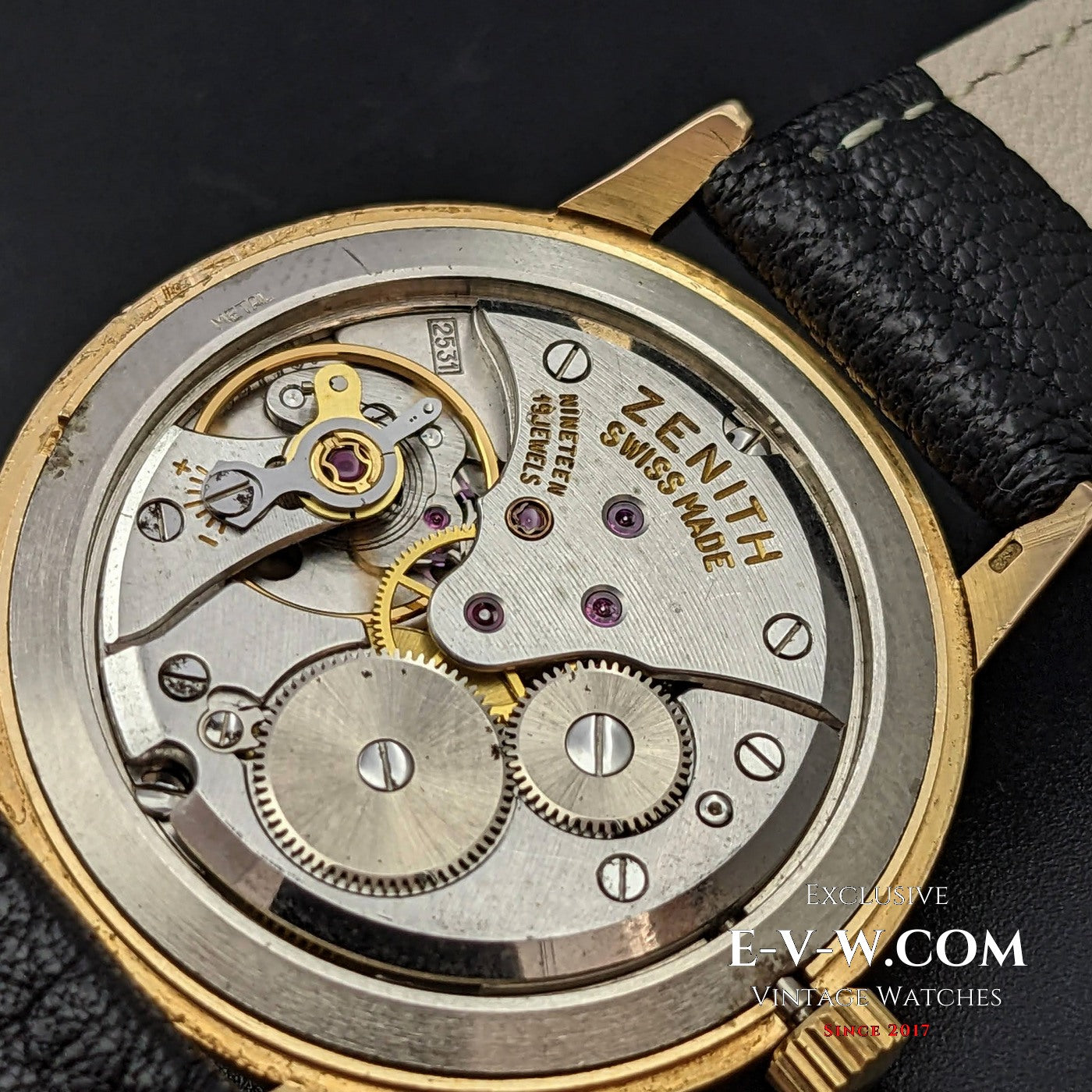 Zenith Unique 18k Sold Gold Guilloche Dial Cal 2531 Vintage 1960s Exclusive Vintage Swiss Watches