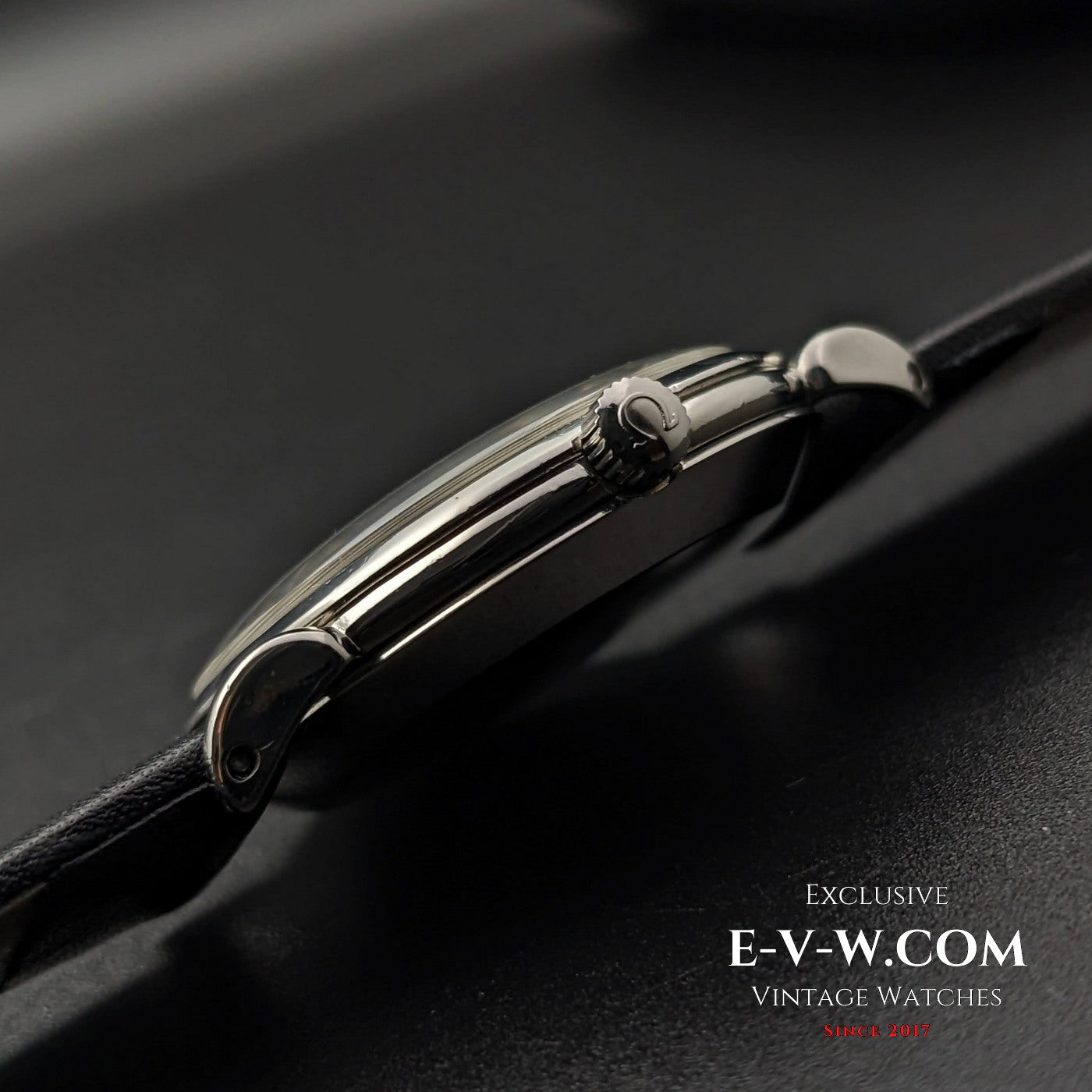 Omega Automatique BUMPER / Cadran nid d'abeille / Cornes originales / Cal. 344 / Vintage 1952 / Réf. 2402-1