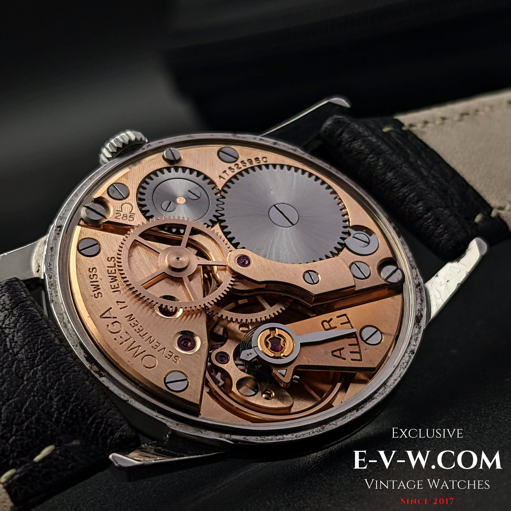 Omega met zwarte wijzerplaat / Ref. 14714 / kaliber 285 (30T2-familie) / Vintage 1959