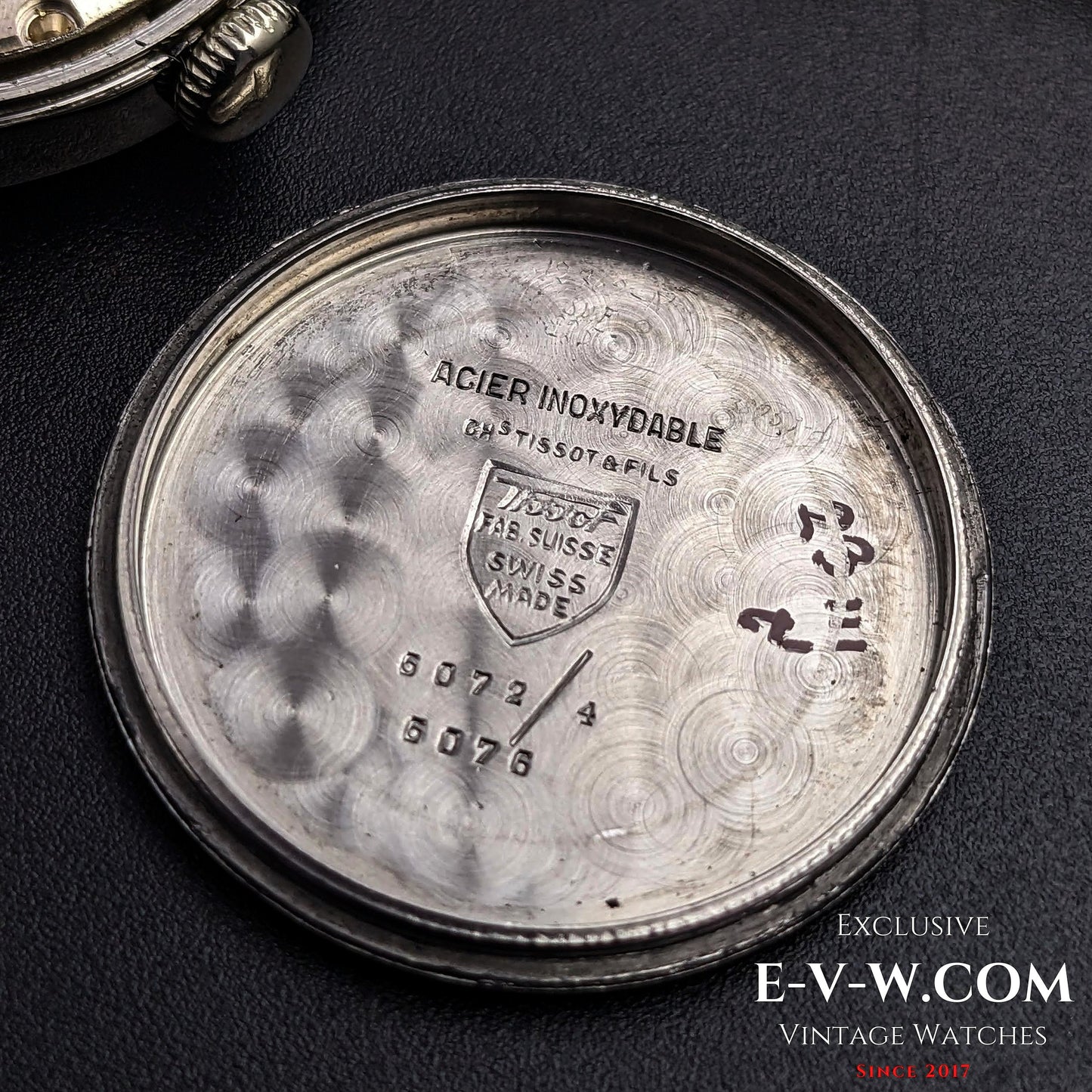 Tissot "NON MAGNETIC" WWII Vintage 1940s /  Bull's eye dial / Cal.27.3  / Srew Back