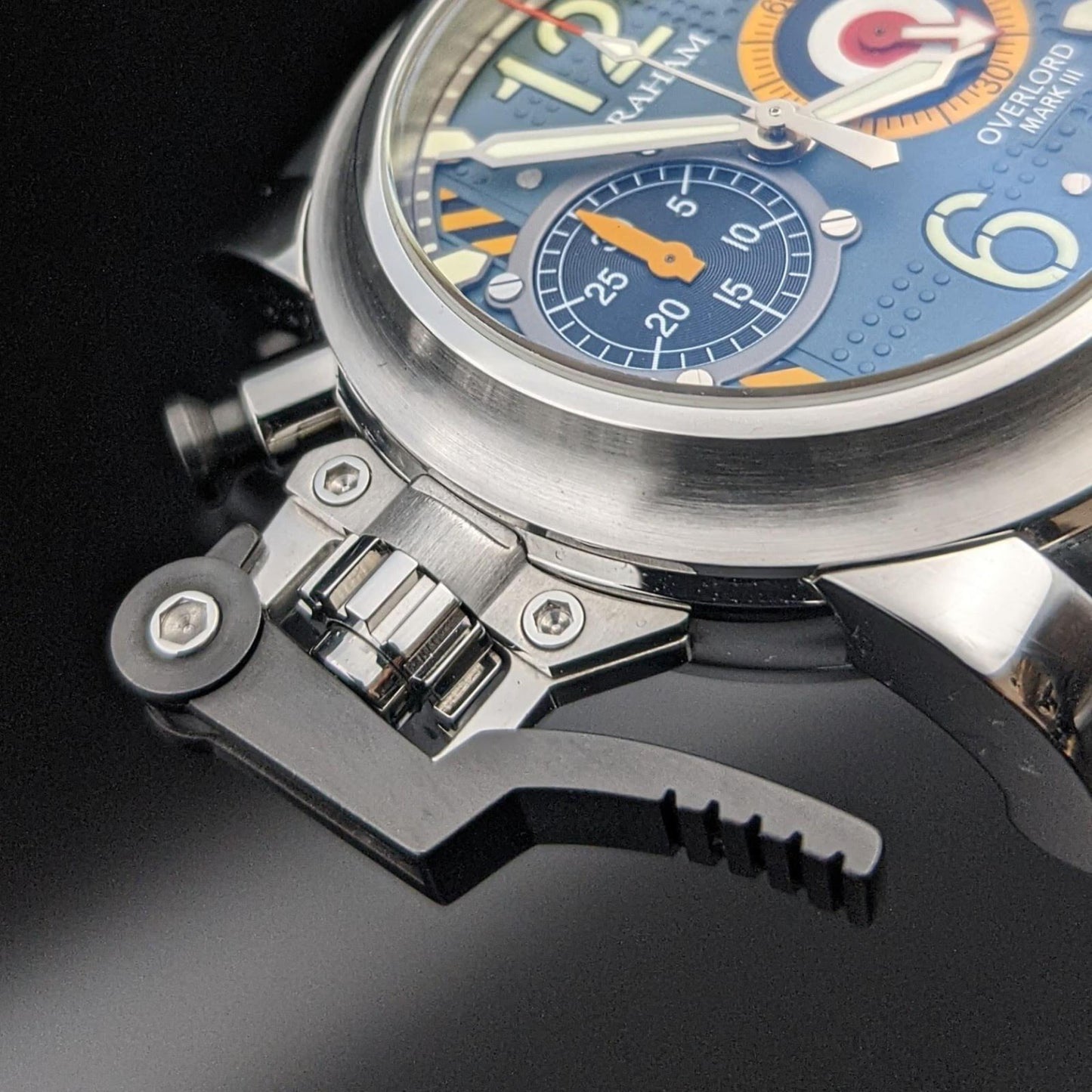 Graham Chronofighter Oversize Overload Mark III 腕表型号 2OVAS.G01A.K10B